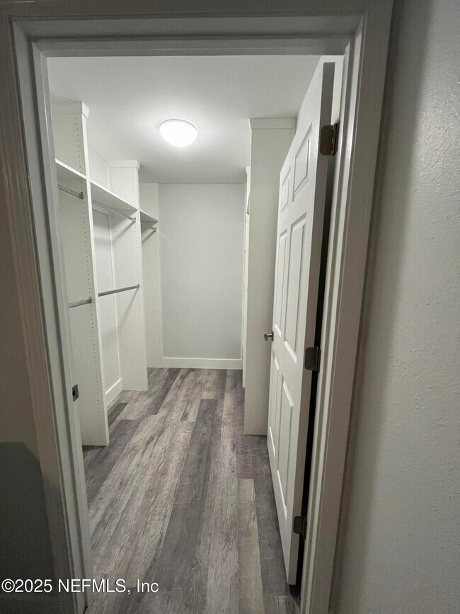 Building Photo - 200 Ironwood Dr