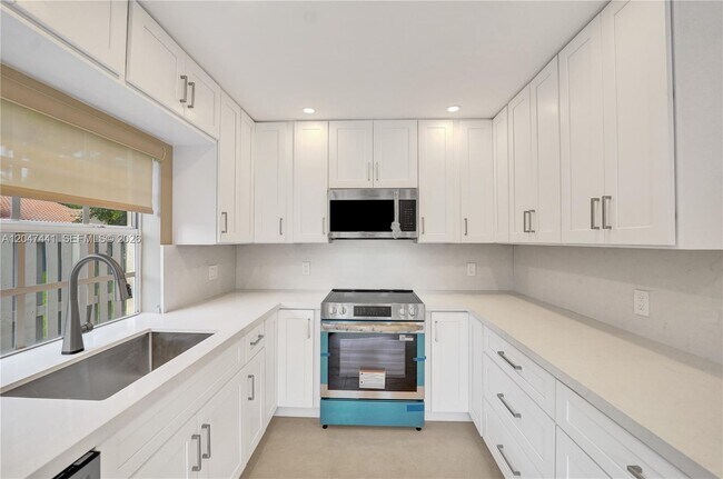 Building Photo - 1361 Springside Dr