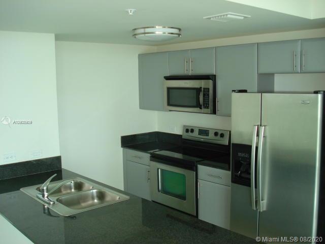 Building Photo - 1871 NW South River Dr