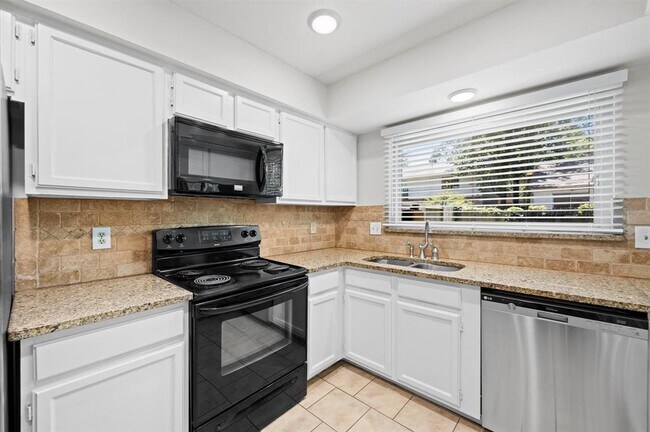 Building Photo - 3218 Sycamore Springs Dr
