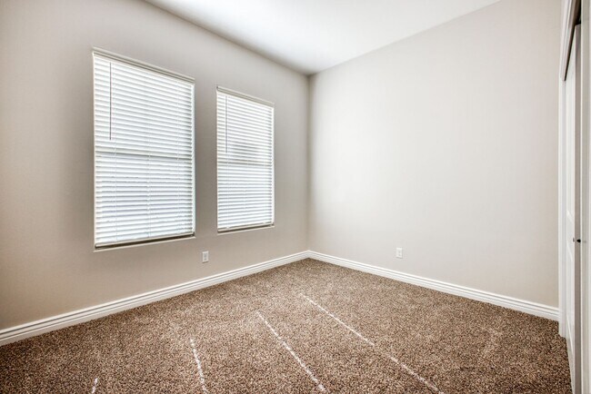 Building Photo - Beautiful East side House 4 bed-2.5 baths, part of The Club that includes Swimming Pool, Gym, Ten...