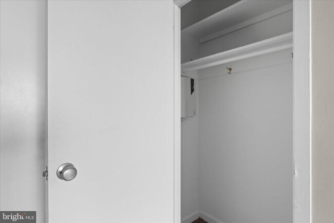 Building Photo - 1011 Arlington Blvd