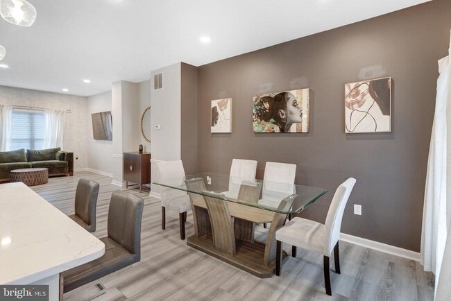 Building Photo - 14118 Carmody Pl