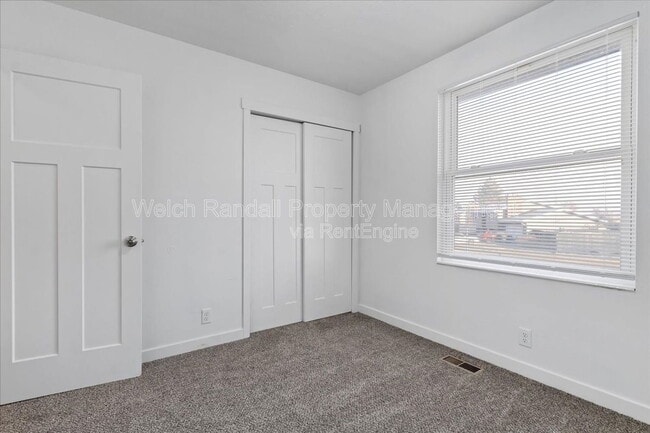 Building Photo - 3757 W Clermont Dr