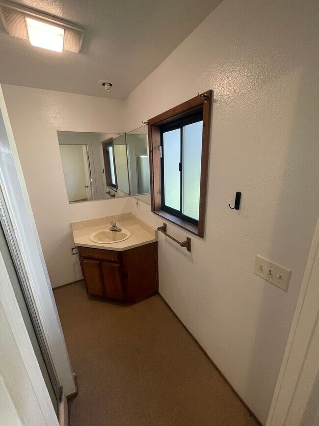 Building Photo - Live Amongst the Pines in Magalia