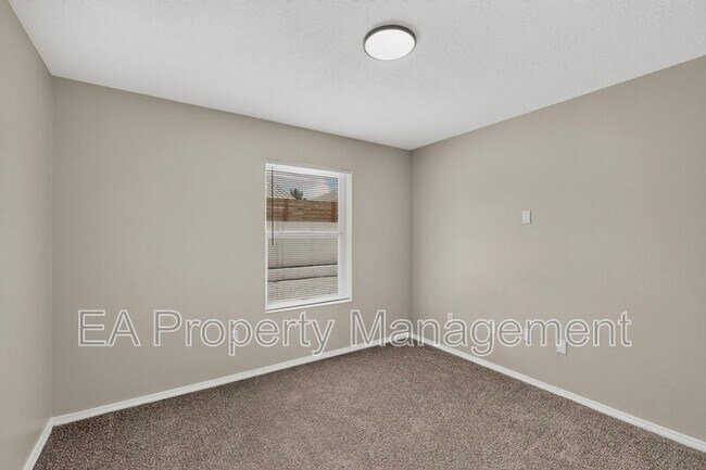 Building Photo - 5748 Pinon Flats Rd NW