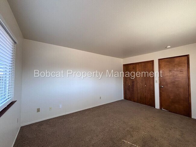 Building Photo - 1516 South Ct