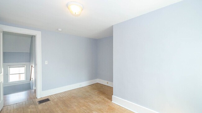 Building Photo - 1441 S State St