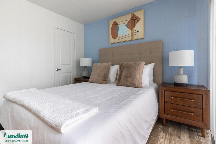 Building Photo - 5704 W Thomas Rd