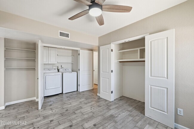 Building Photo - 6491 N Lena Way