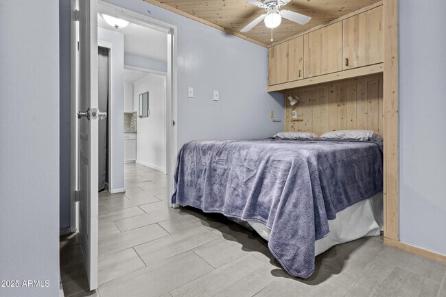 Building Photo - 6125 E Indian School Rd