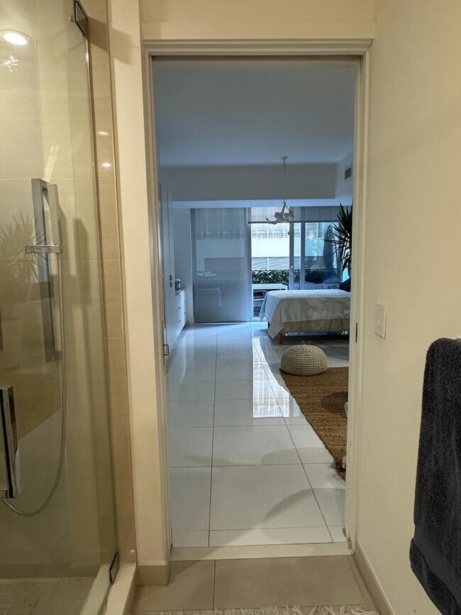 Building Photo - 851 NE 1st Ave