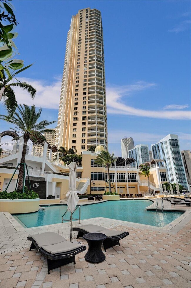 Building Photo - 848 Brickell Key Dr