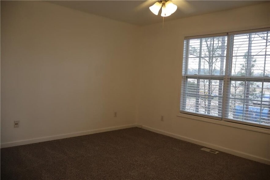 Building Photo - 118 Hiram Terrace