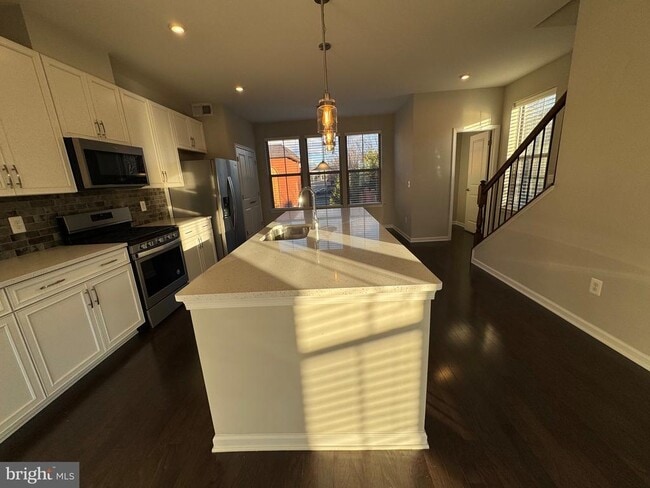 Building Photo - 120 Tolocka Terrace NE