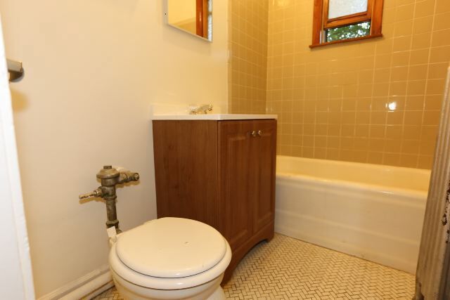 Building Photo - 4636 N Paulina St