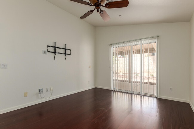 Building Photo - 4634 E Grovers Ave