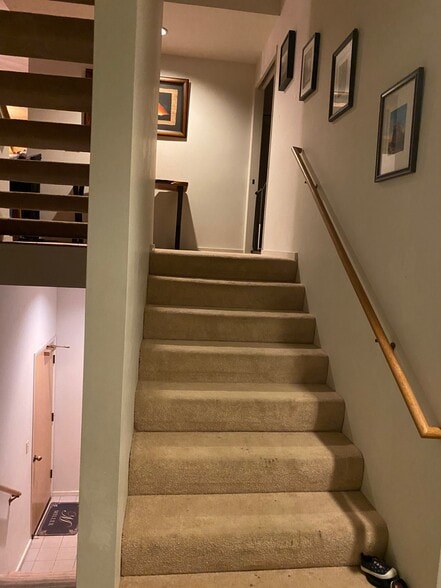 Building Photo - 99-576 Hoio St