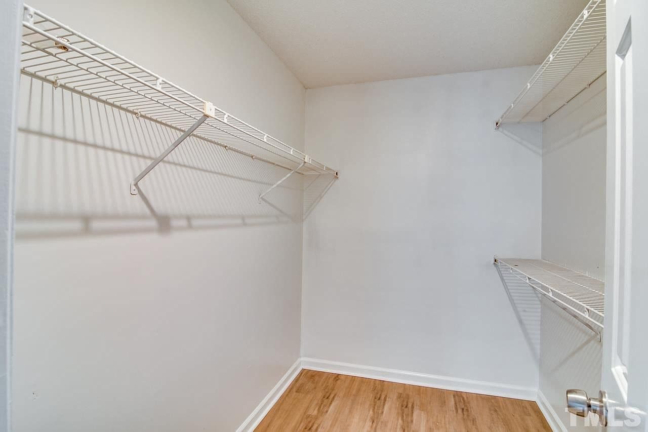 Building Photo - Room in Condo on Audubon Lake Dr