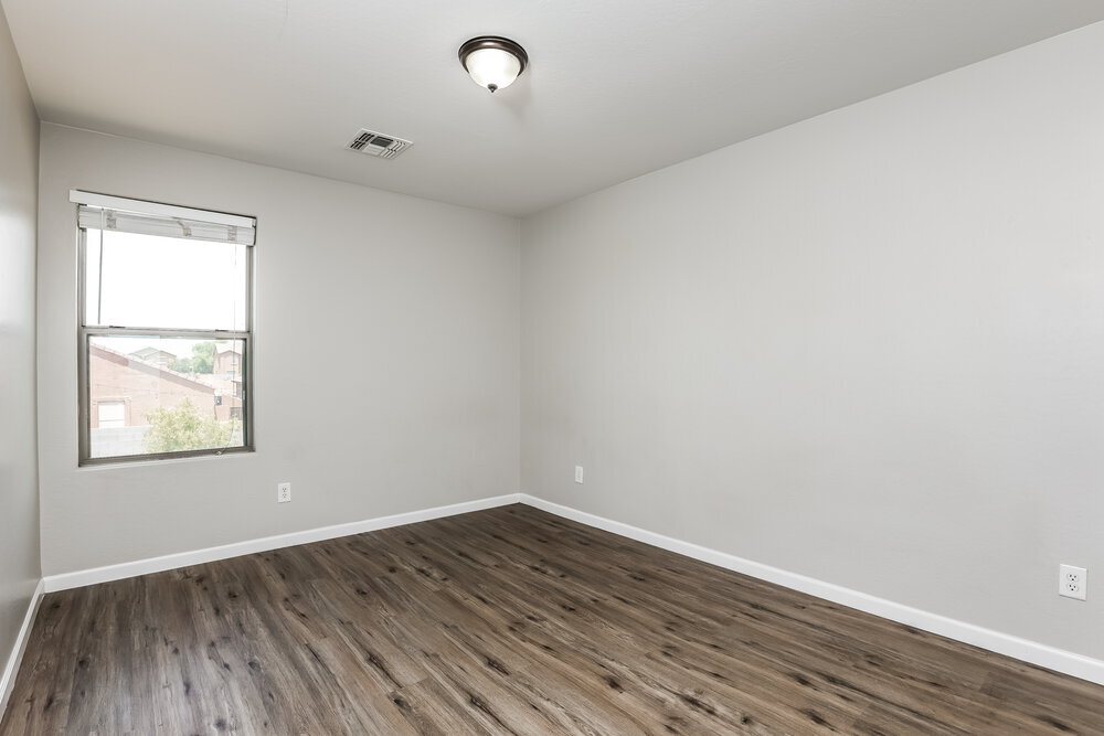 Building Photo - 10340 W Hilton Ave