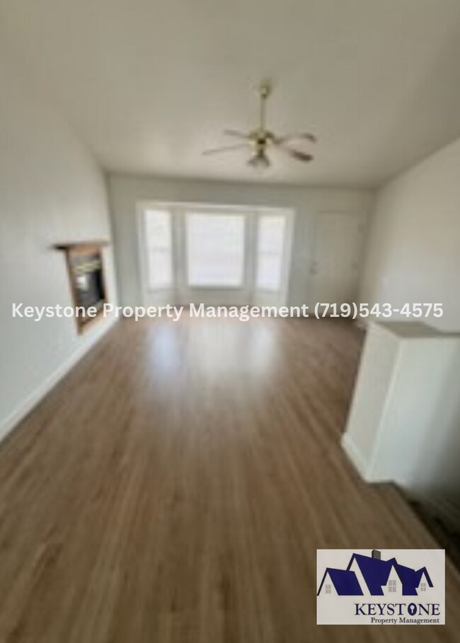 Building Photo - Located On A Quiet Cul-de-sac -  3 Plus Bedrooms/3 Bathroom/2 Car Garage $1800/$1800