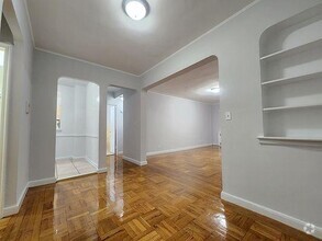 Building Photo - 1 bedroom in BRONX NY 10463