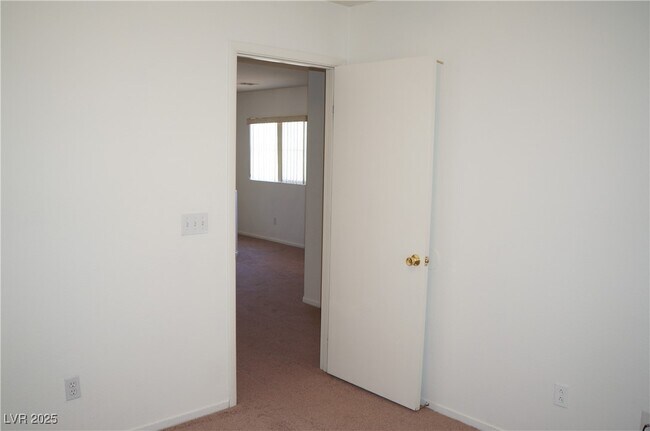Building Photo - 932 Ribbon Grass Ave