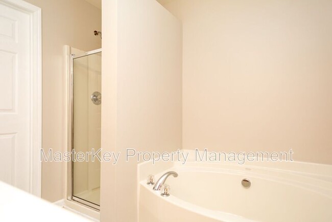 Building Photo - 7144 Great Laurel Dr