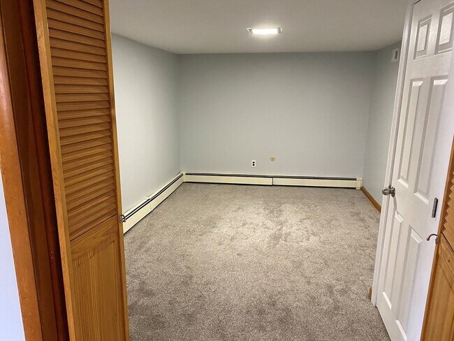 Building Photo - 9 Hall St