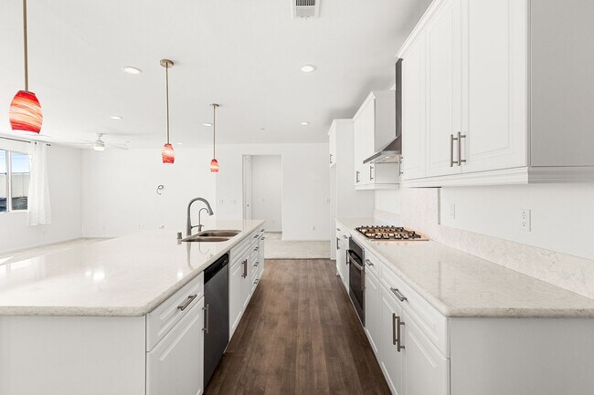 Building Photo - Stunning 4 bedroom 3 bath home in Summer Wind Trail Community