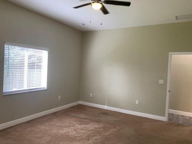 Building Photo - NEWER CONSTRUCTION MODERN HOME