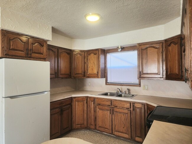 Building Photo - 417 1/2 S Avenue A