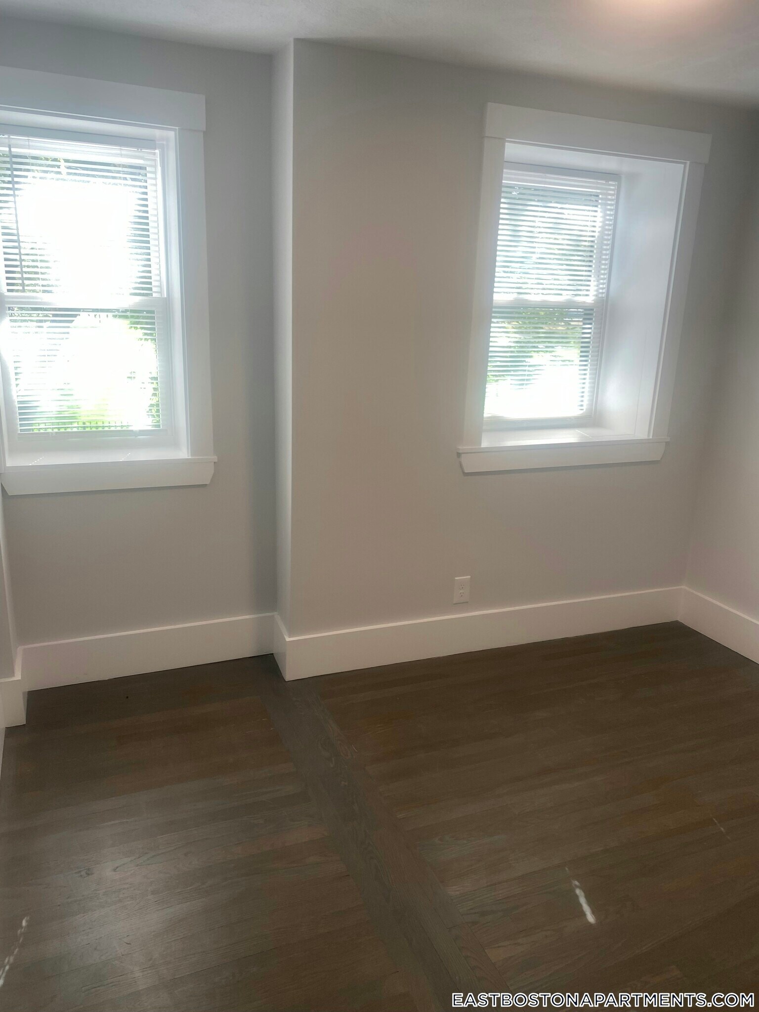 Building Photo - 118 Marginal St