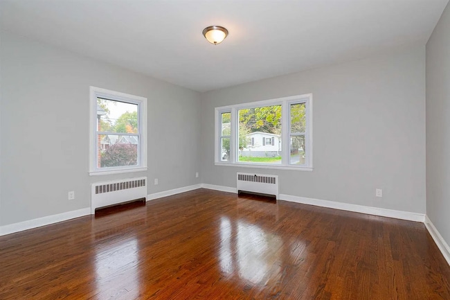 Building Photo - 35 Clark St