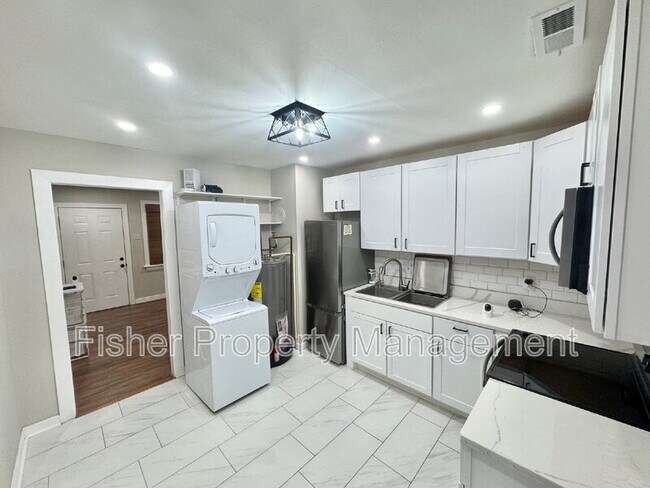 Building Photo - 518 Northside Ave