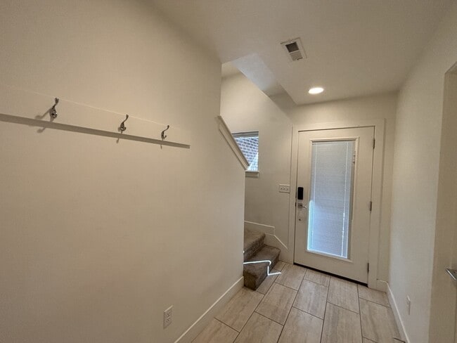 Building Photo - 3883 Komenda Ct