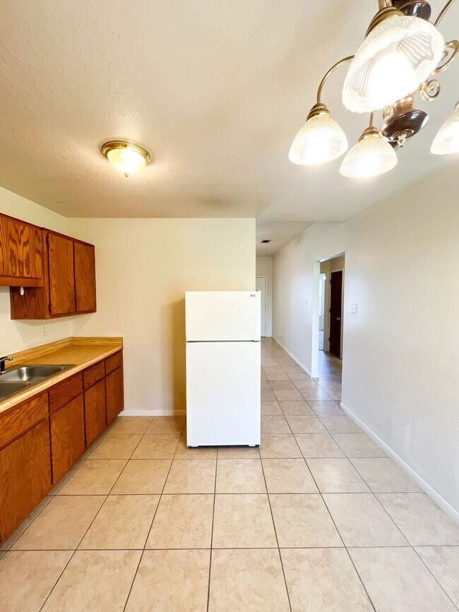 Building Photo - 5302 Daybreak Dr