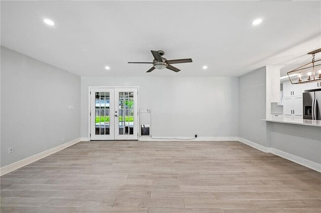 Building Photo - 208 Country Club Blvd