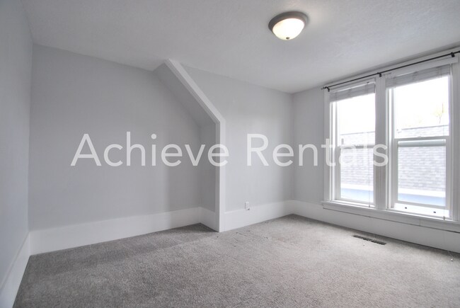 Building Photo - 24 S 300 E