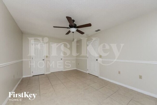Building Photo - 815 Adour Dr