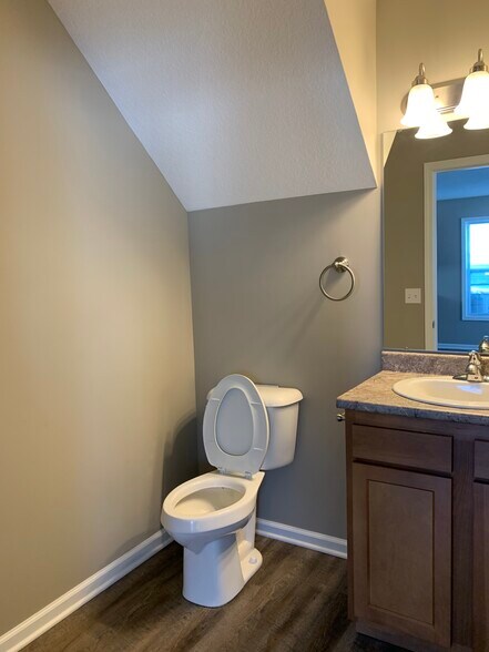 Building Photo - 2224 Rehm Dr