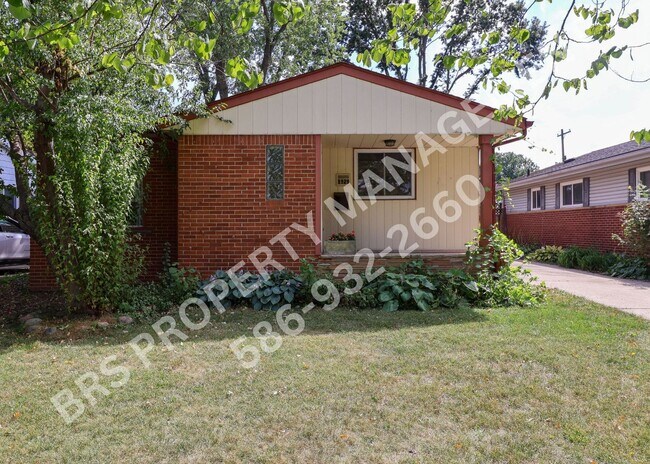 Primary Photo - 3 Bedroom 2 bathroom house in Royal Oak.