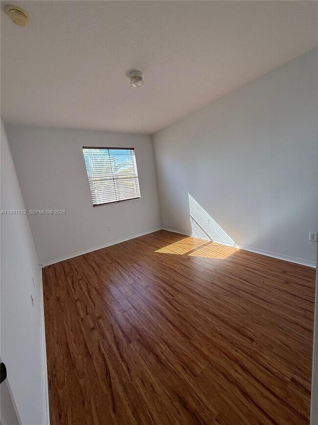 Building Photo - 764 SW 106th Ave