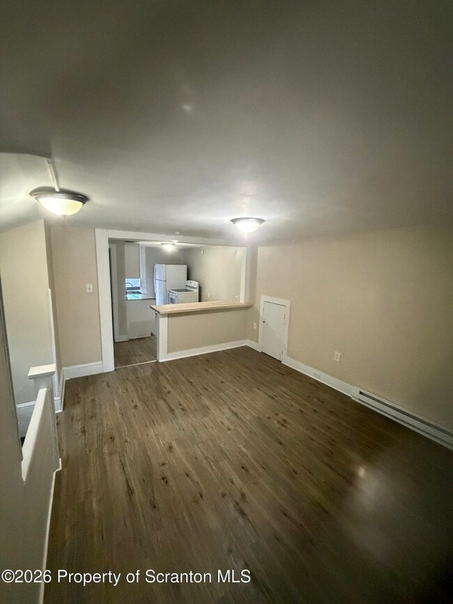 Building Photo - 105 Sambourne St