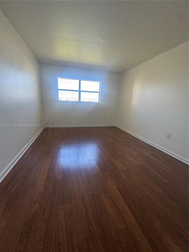 Building Photo - 8400 Sunrise Lakes Blvd