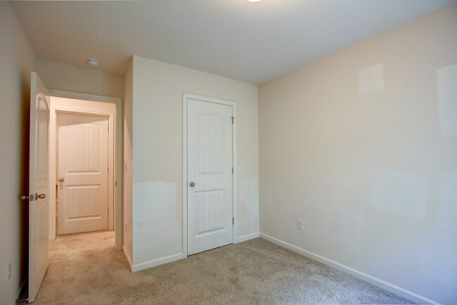 Building Photo - 44 Chastain Cir