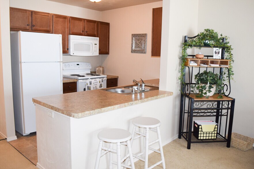 Hidden Ponds Apartments N25W24200 River Park Dr Pewaukee WI 53072