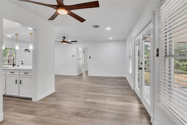 Building Photo - 704 Vine St