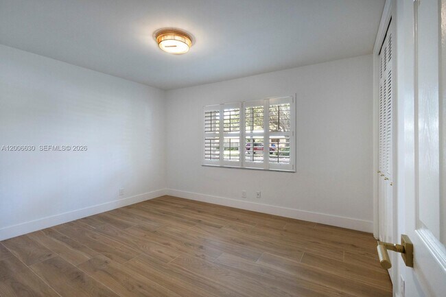 Building Photo - 13050 SW 71st Ave