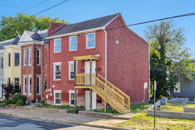 Building Photo - 616 N 21st St